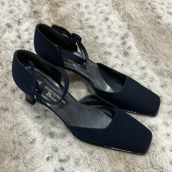 [8.5] Vintage Stuart Weitzman Square Toe Ankle Strap Heel | in Rich Navy Blue - Picture 6 of 13